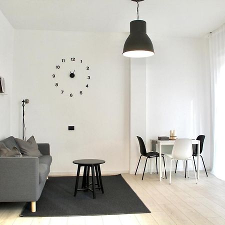 Design Moderno In Centro - Lainate- Rho Fiera Appartement Buitenkant foto