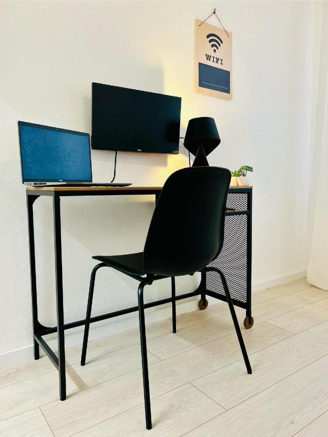 Design Moderno In Centro - Lainate- Rho Fiera Appartement Buitenkant foto